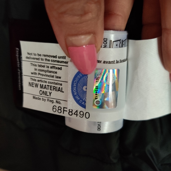 Canada Goose Vest with Removable Hoody - Picture 6 of 10